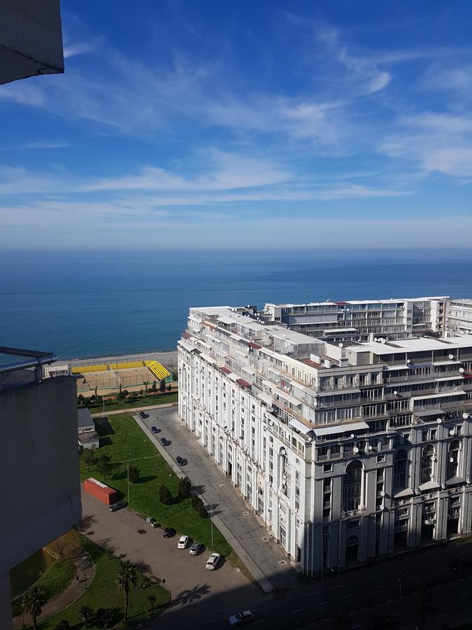 Apartment In Front Of Mcdonald'S Batumi Exterior photo