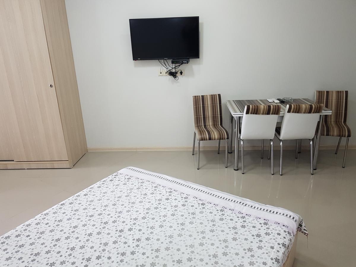 Apartment In Front Of Mcdonald'S Batumi Exterior photo