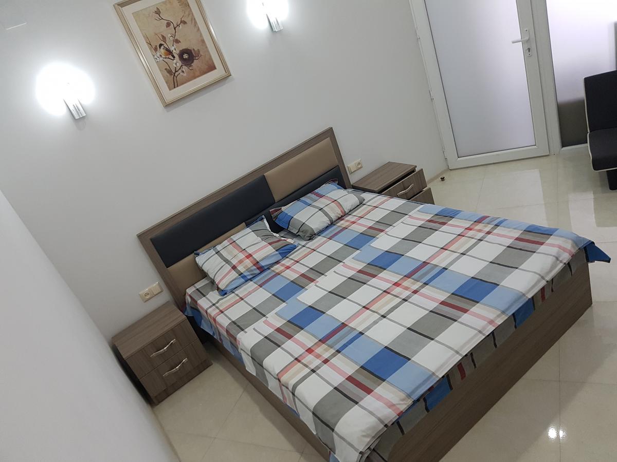 Apartment In Front Of Mcdonald'S Batumi Exterior photo