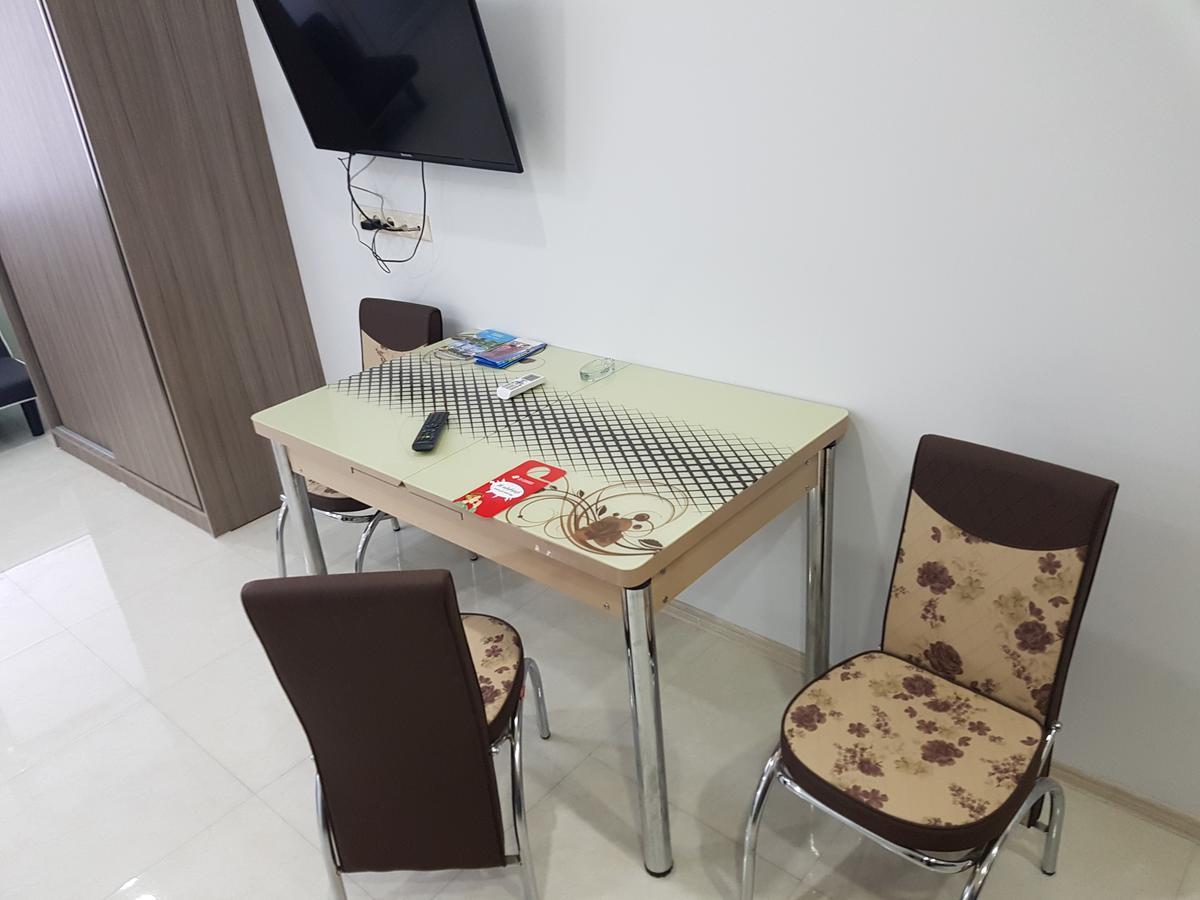 Apartment In Front Of Mcdonald'S Batumi Exterior photo
