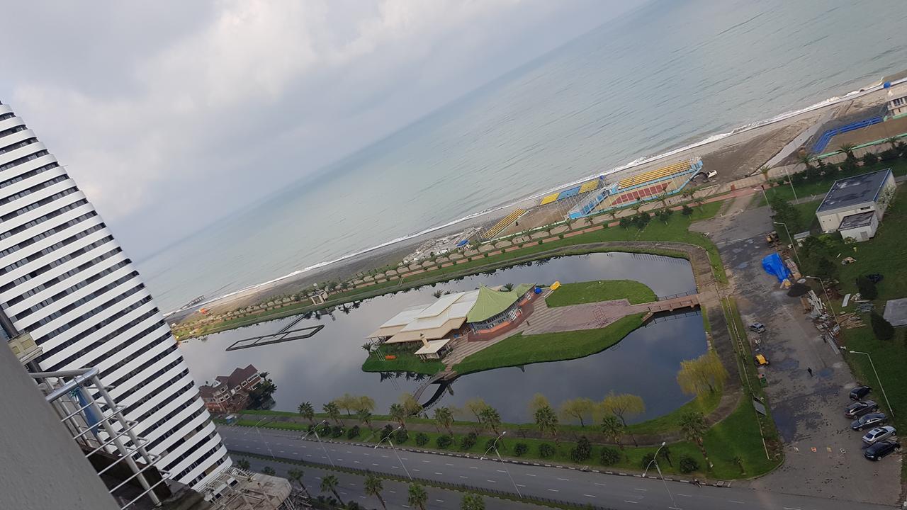 Apartment In Front Of Mcdonald'S Batumi Exterior photo