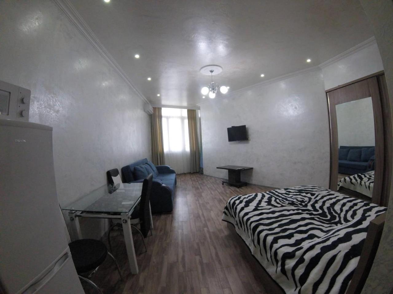 Apartment In Front Of Mcdonald'S Batumi Exterior photo